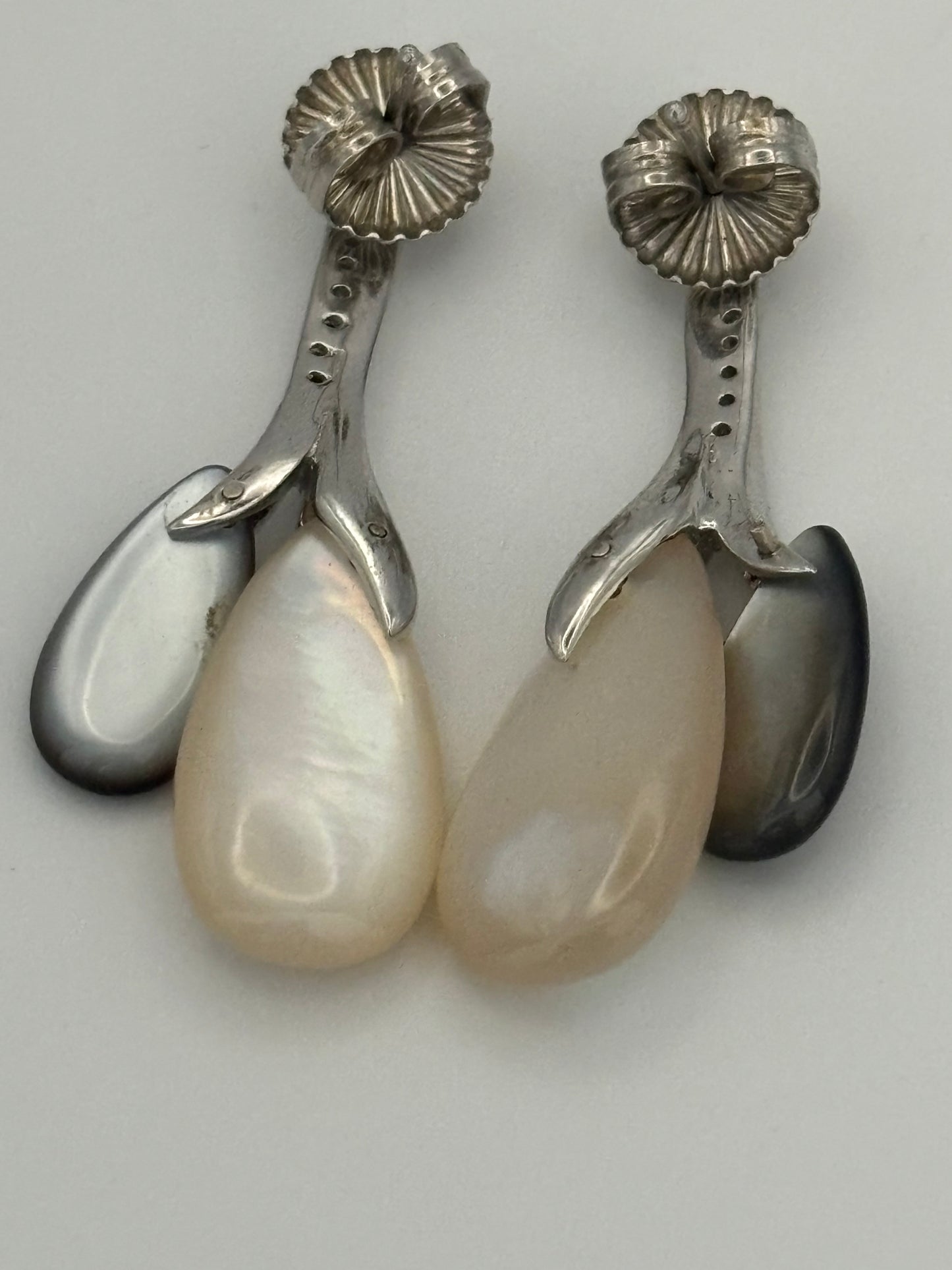 Large 925 bar earrings with pearlescent and black beads