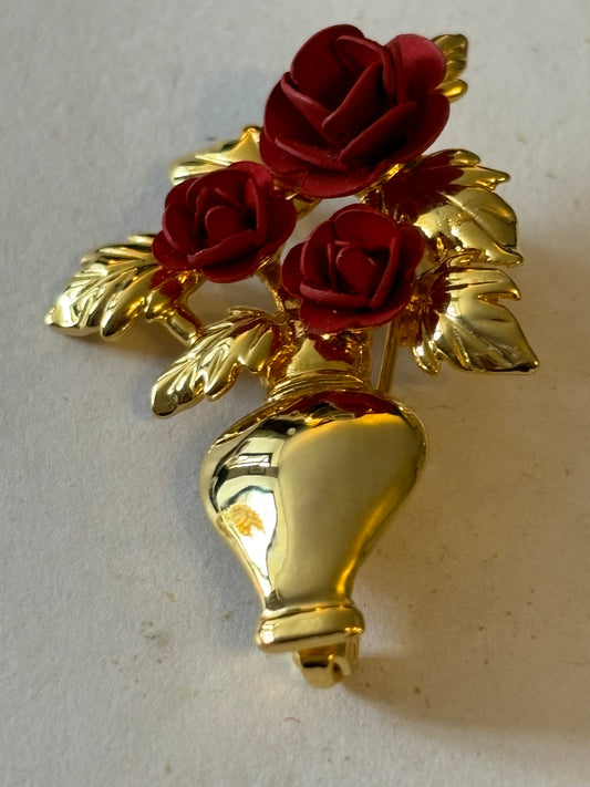 Red flowers in vase gold metal brooch