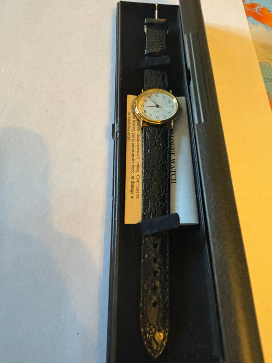 Boxed black and gold gents dress watch - Untested