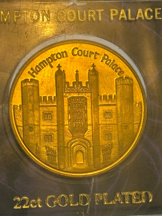 22ct gold plated Hampton Court Palace/Henry VIII medallion