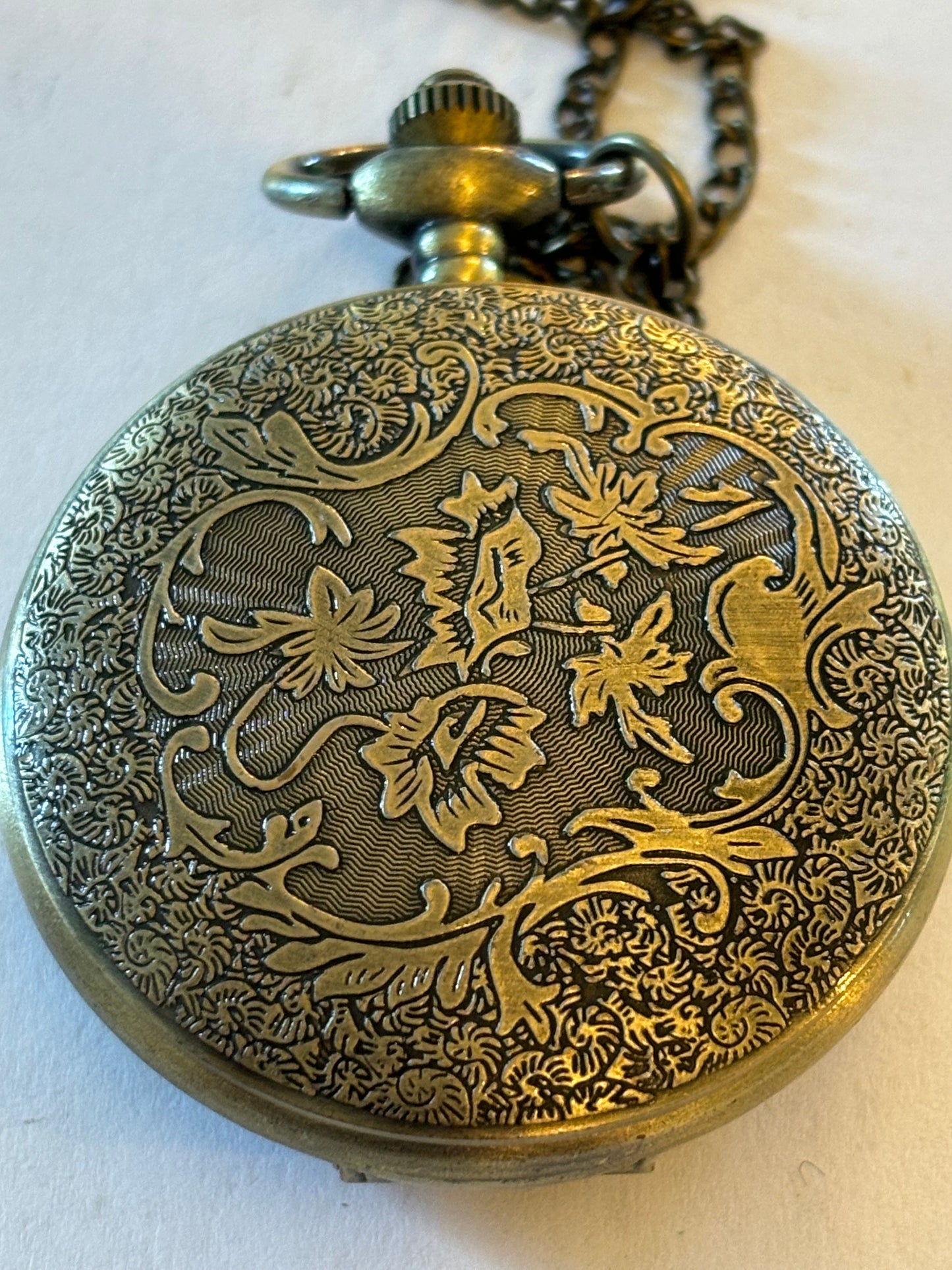 Dark metal decorative modern pocket watch - Working but untested