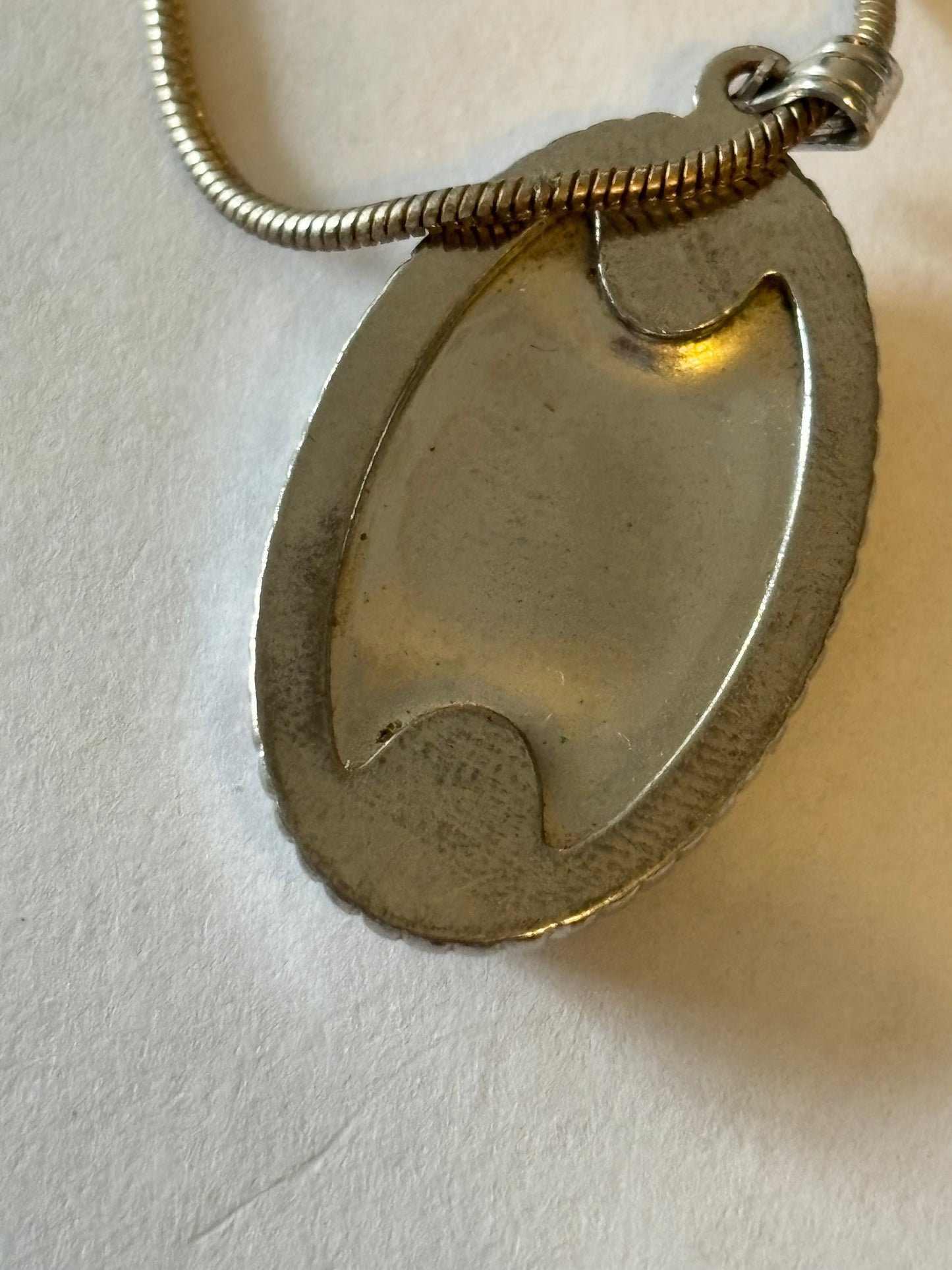 Smooth silver rope necklace with oval abalone pendant