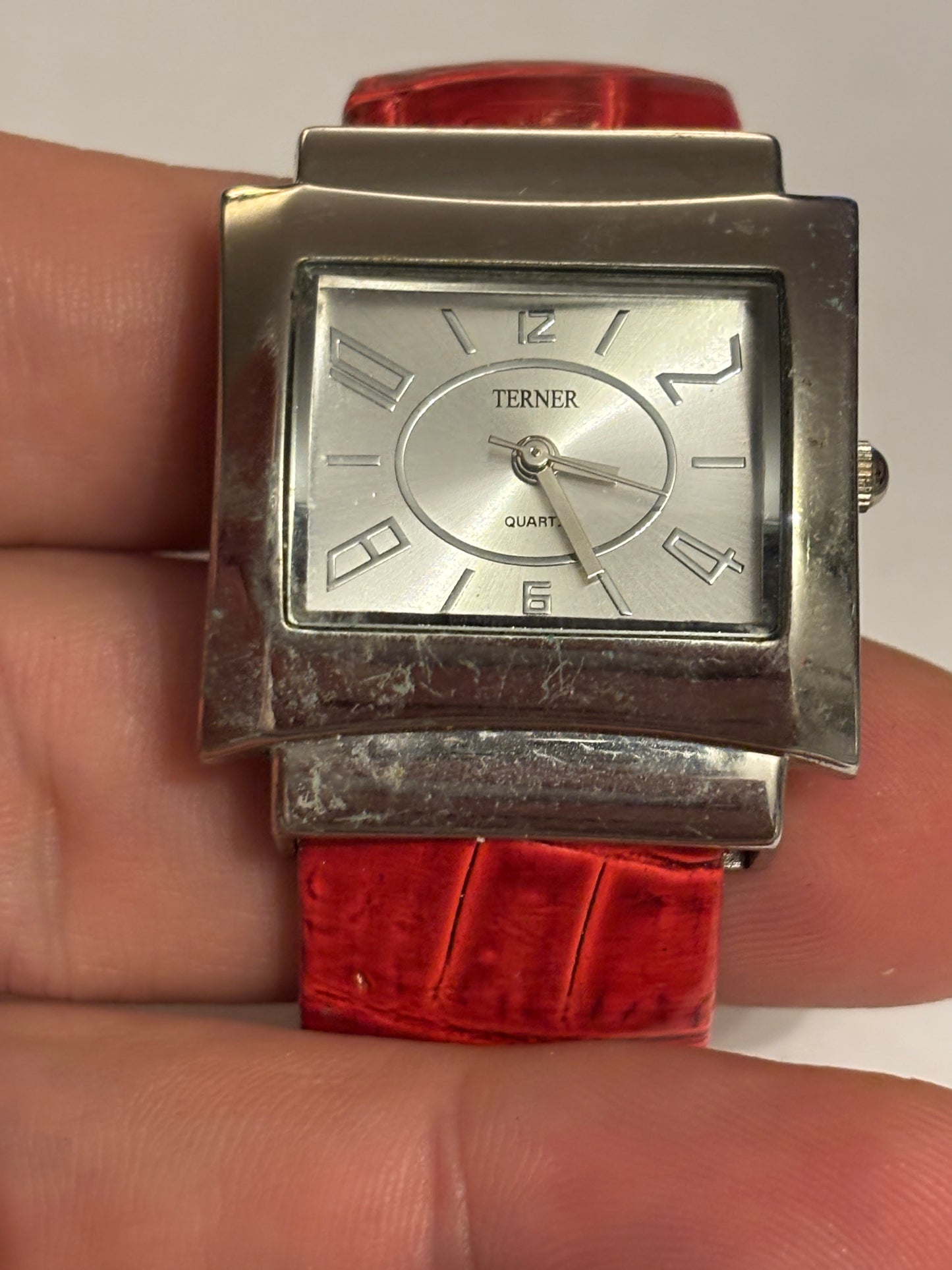 Bijoux Terner - Red bangle strap and silver ladies watch - Untested